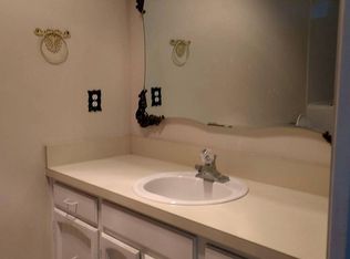 926 N Keene Way Dr, Medford, OR 97504