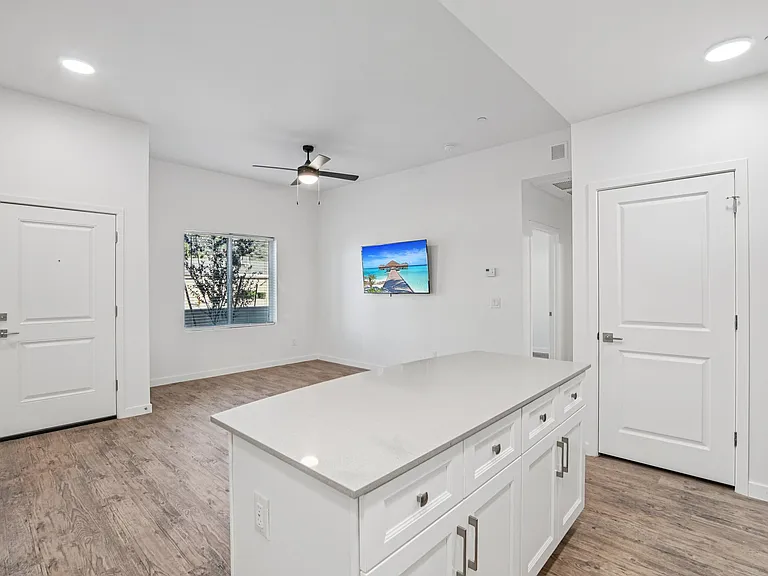 Williams Court — Photo 17