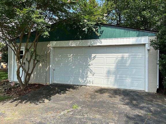 5th image of 1111 Newman Dr
