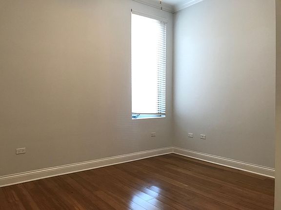 4th image of 1629 W Warren Blvd #415