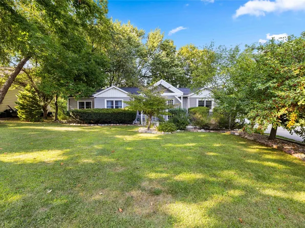 1827 Pleasant St, West Des Moines, IA 50265