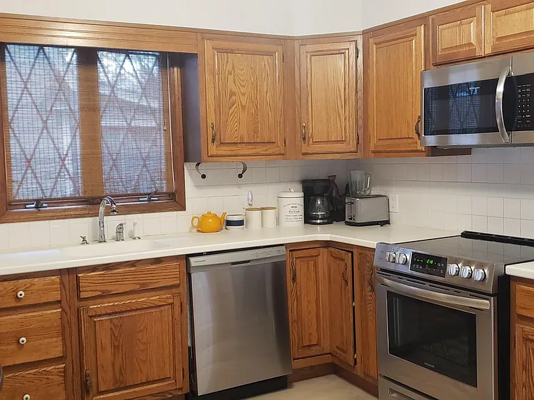 52 Newell Ave — Photo 7