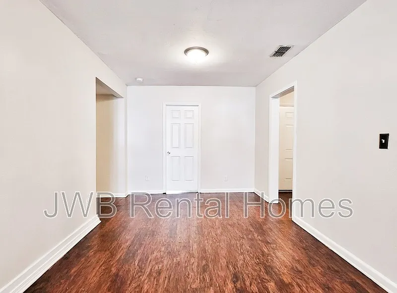 Northside — Photo 4