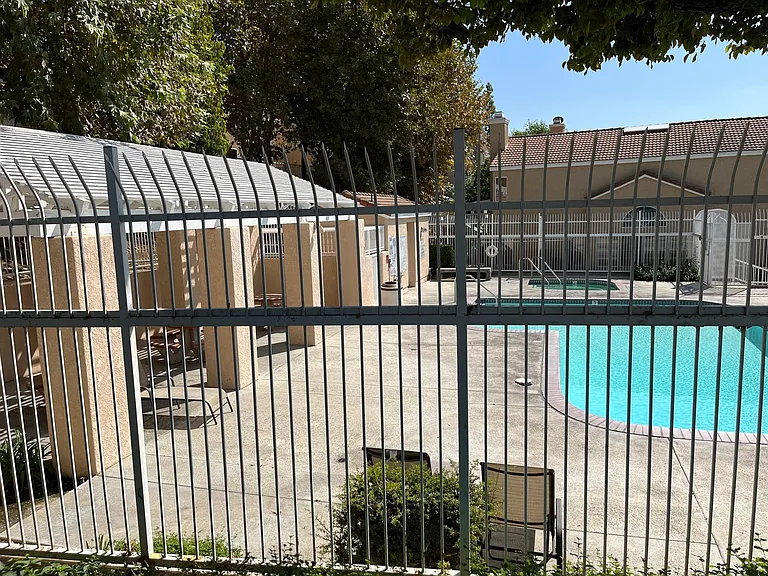 Buckeye St — Photo 16