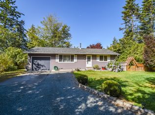 4281 Rhododendron Dr, Oak Harbor, WA 98277