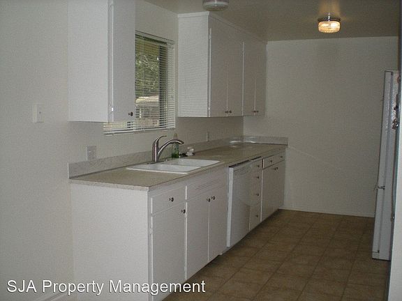 3rd image of 13010 NE 112th St