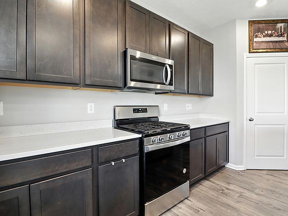 5th image of 9133 Fitzgerald Dr