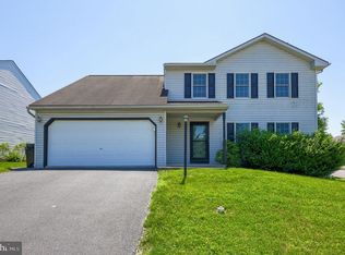 502 Chickadee Dr, Lititz, PA 17543