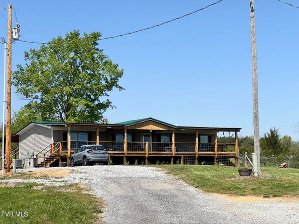 220 Redwood Ln