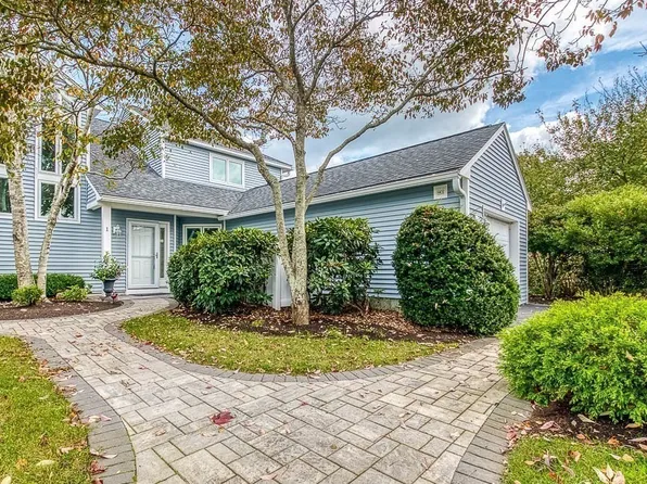 1 Fairway Dr Unit 1, Plymouth, MA 02360