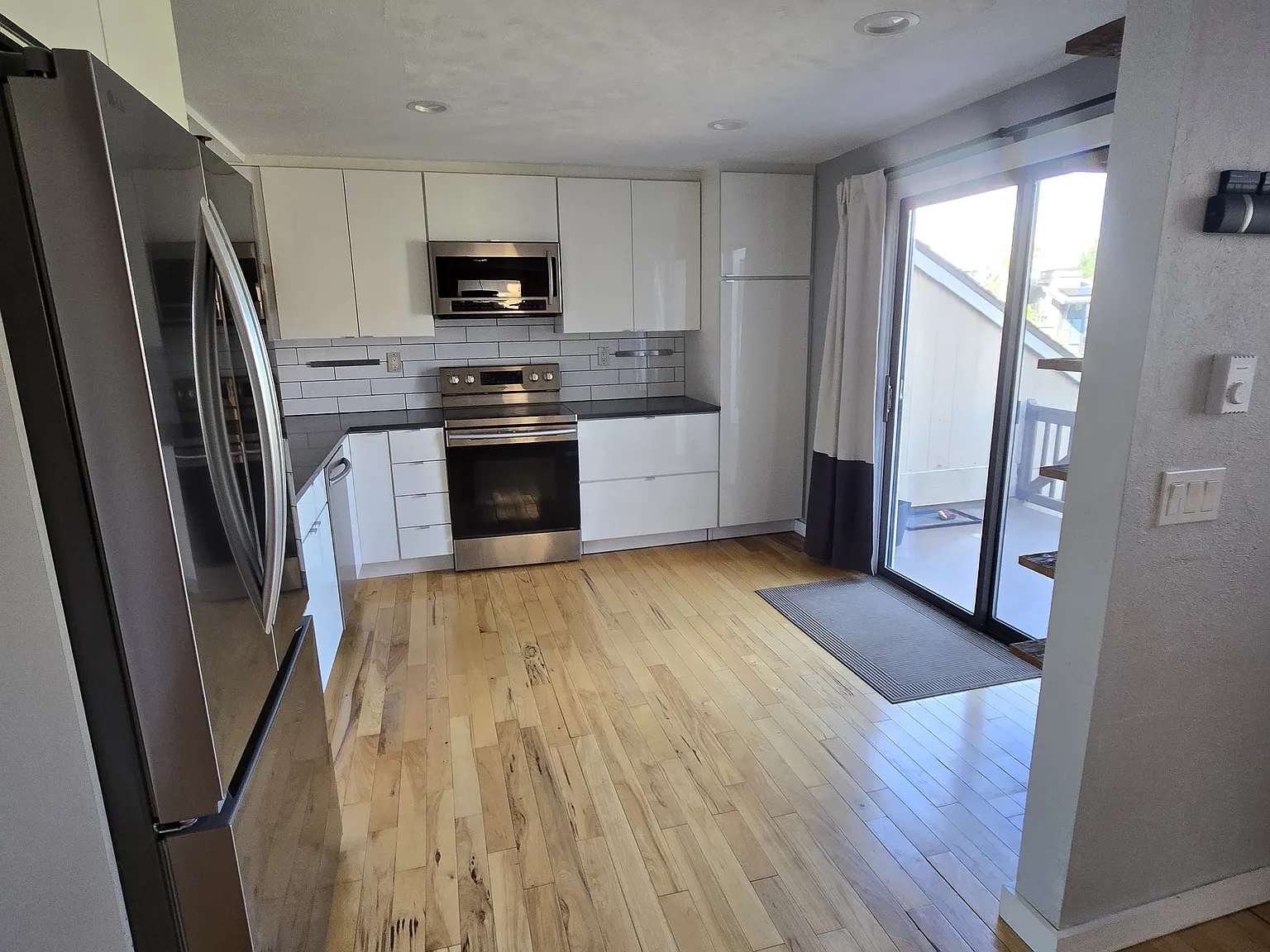2 bed, 1.5 bath, 1064 sqft, $2,875 — Photo 4