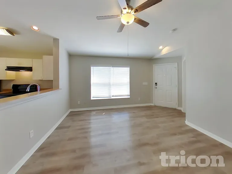 11106 Robin Lake Ct — Photo 3
