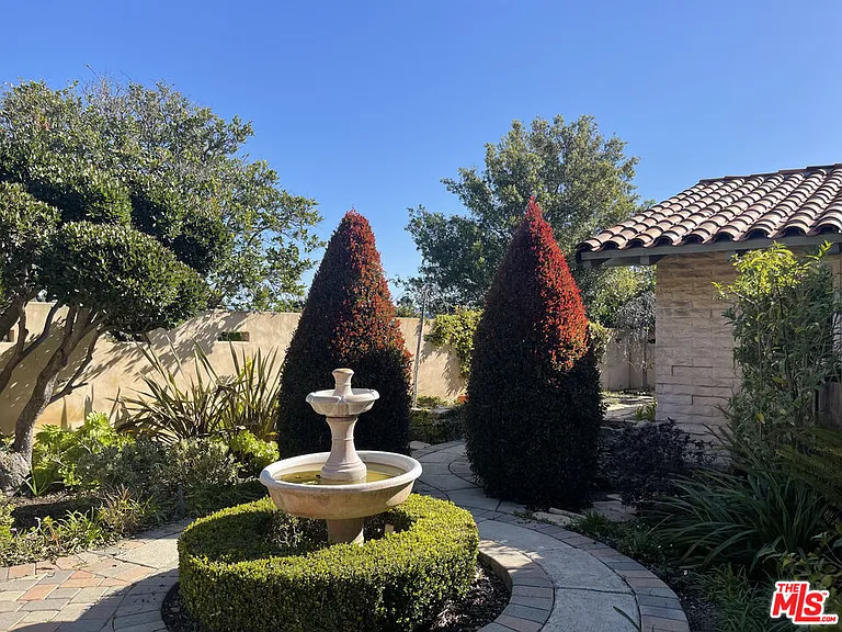 10723 Stradella Ct — Photo 3