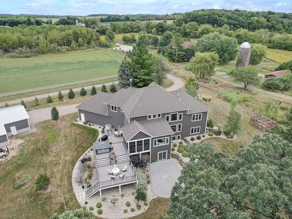 1934 Hubred Ln, Deerfield, WI 53531