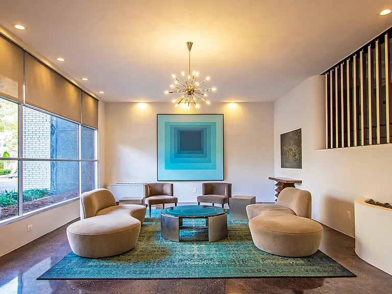Gelmarc Towers — Photo 1