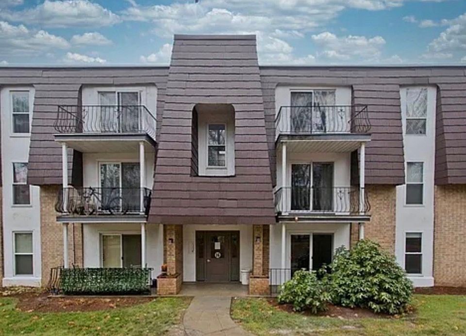 1st image of 16 Shadowbrook Ln APT 14