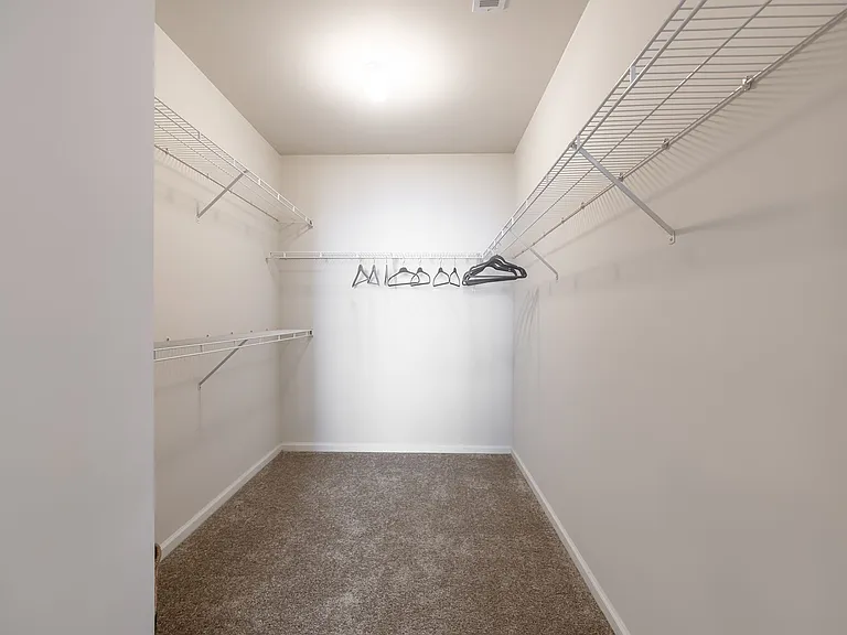 Carriage Hill Apartments — Photo 11