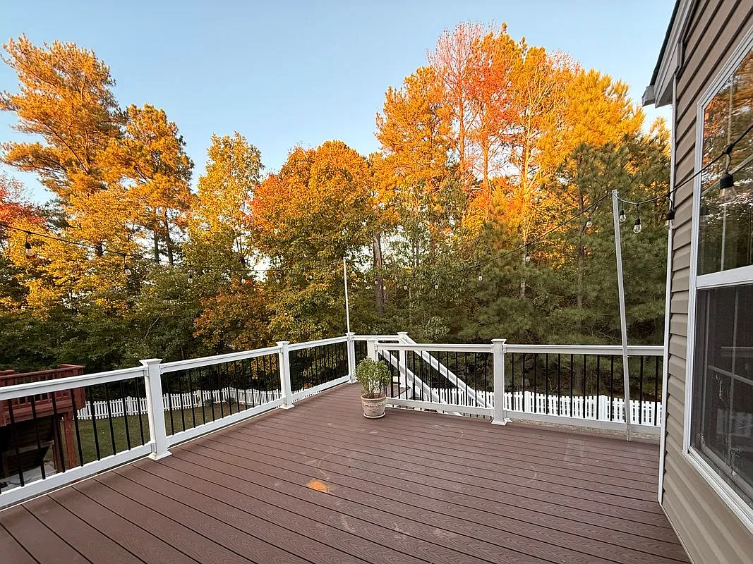 5 bed, 3.5 bath, 3000 sqft, $2,950 — Photo 2