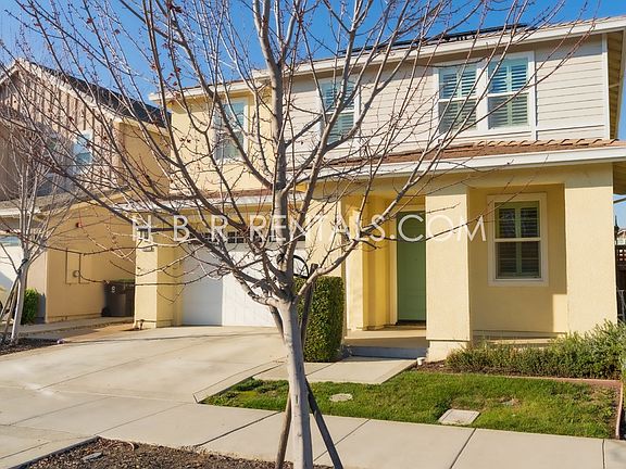 3rd image of 18055 Clementine Ct
