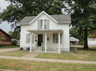 421 N Charles St, Carlinville, IL