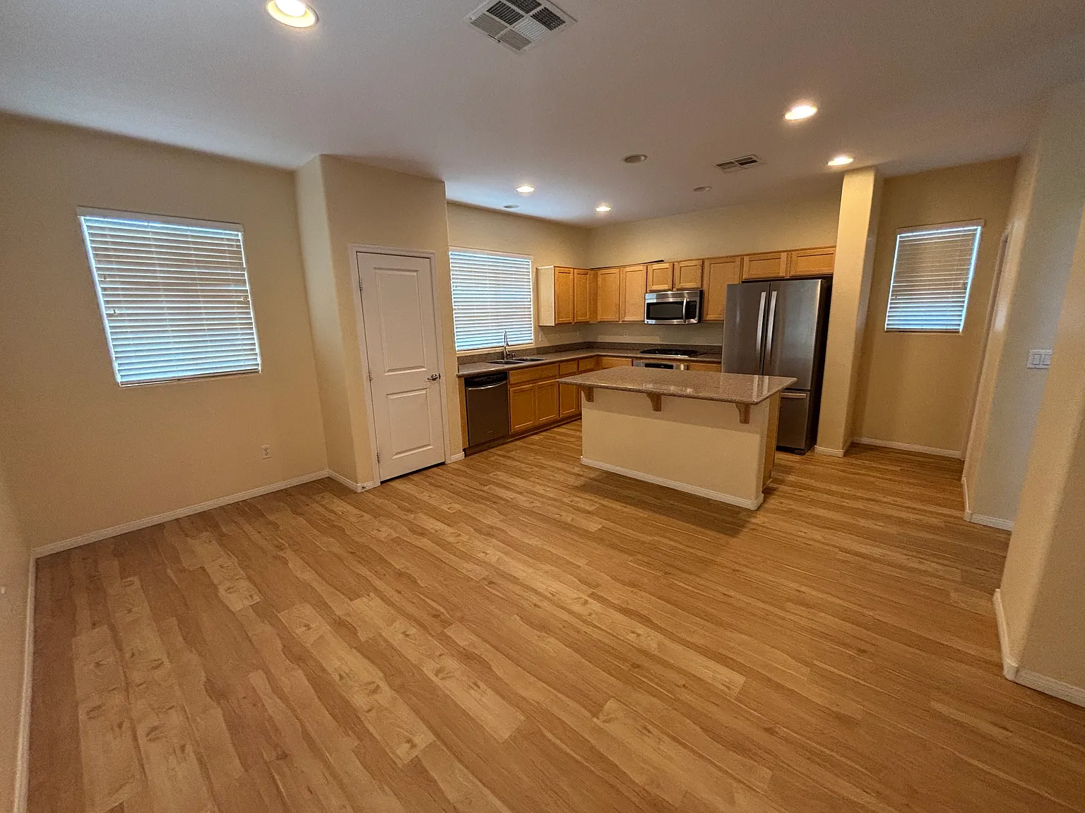 2 bed, 1780 sqft, $2,250 — Photo 2