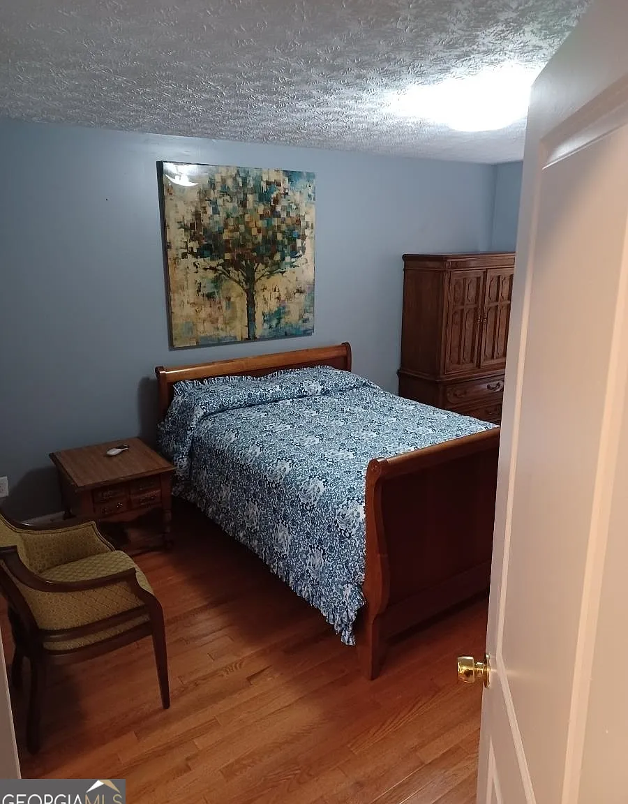 1 bed, 1.0 bath, $900 — Photo 1