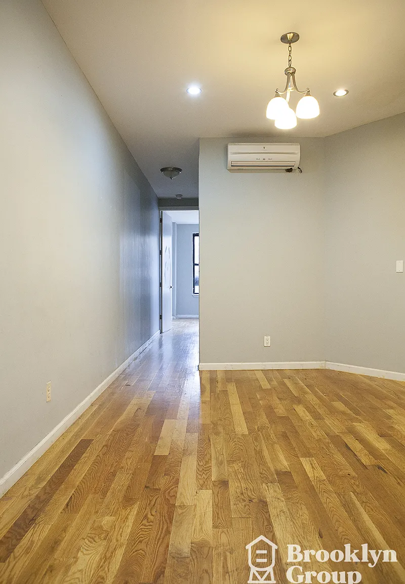 347 Linden St — Photo 3
