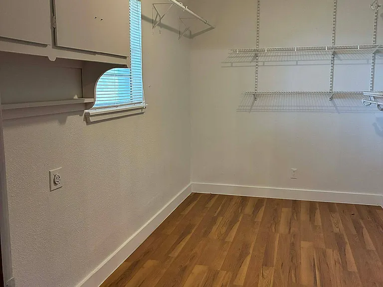 610 S Rike St — Photo 11