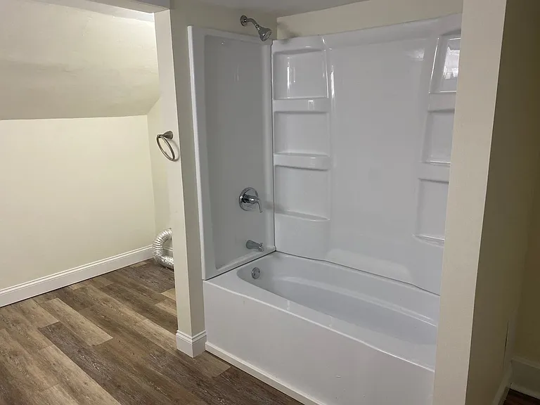 630 Chicago Ave — Photo 15