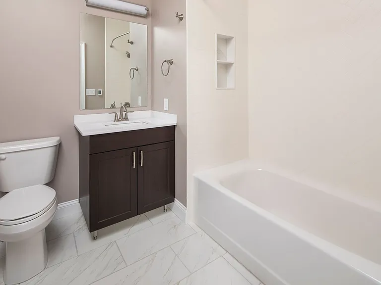 121 N Washington Ave — Photo 10