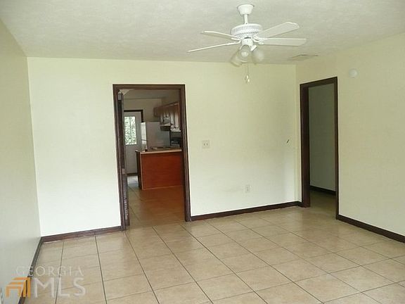 2nd image of 413 Charter Ct