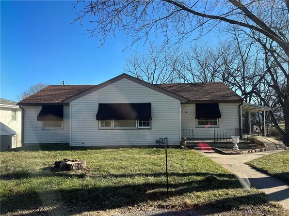 801 Trevillian Dr, Saint Joseph, MO 64507