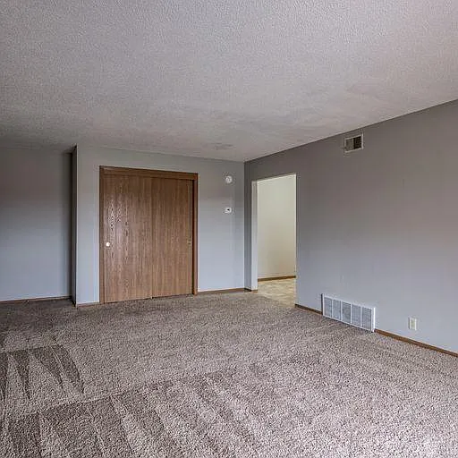 10827 Blondo St #24 — Photo 24