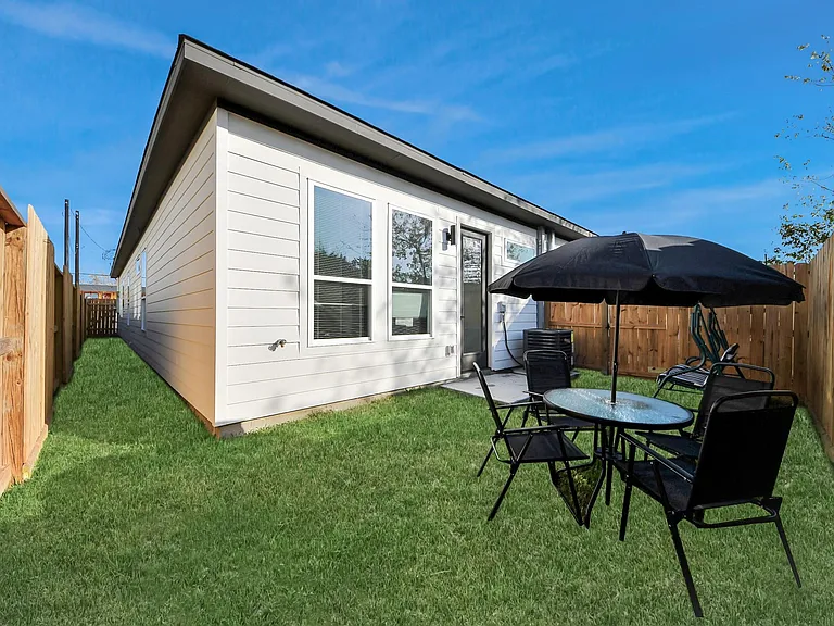 3907 Maggie St — Photo 35