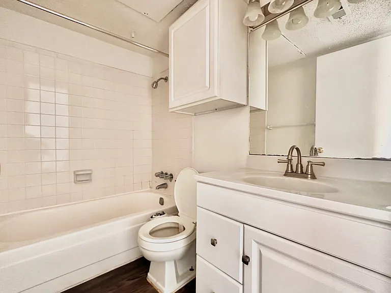 2803 Hemphill Park #B309 — Photo 7