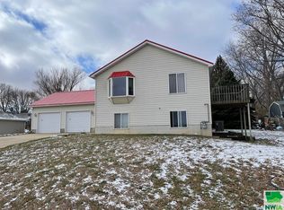 110 Lincoln Dr, Alcester, SD 57001