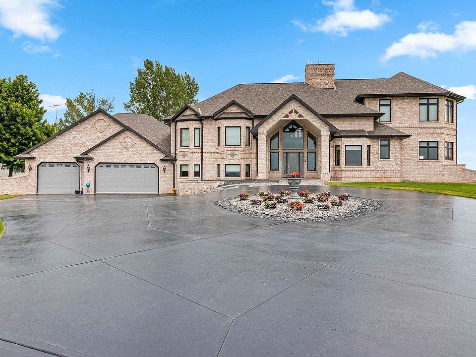 1st image of 2315 Silveridge Dr