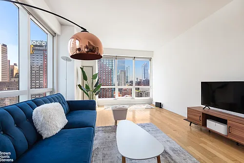 350 W 42nd St Photo 1