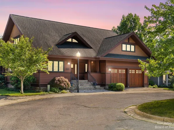 2017 Marra Dr, Ann Arbor, MI 48103