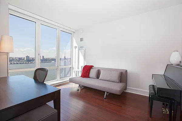 Sold by BLU Real Estate | media 32