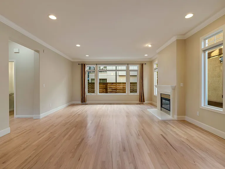 6215 101st Ct NE — Photo 3