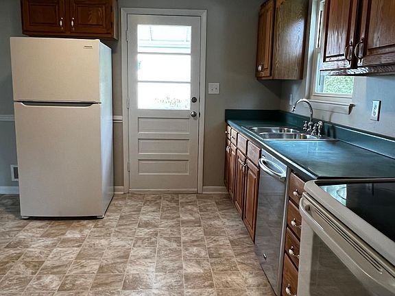 4th image of 4121 Wyoming Ave NW