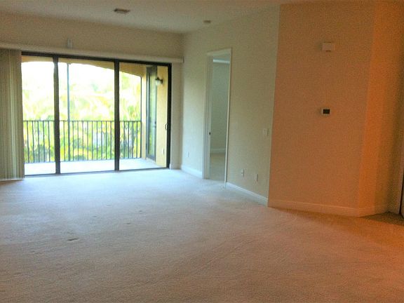 4th image of 4910 SW 17th Pl Unit 5B