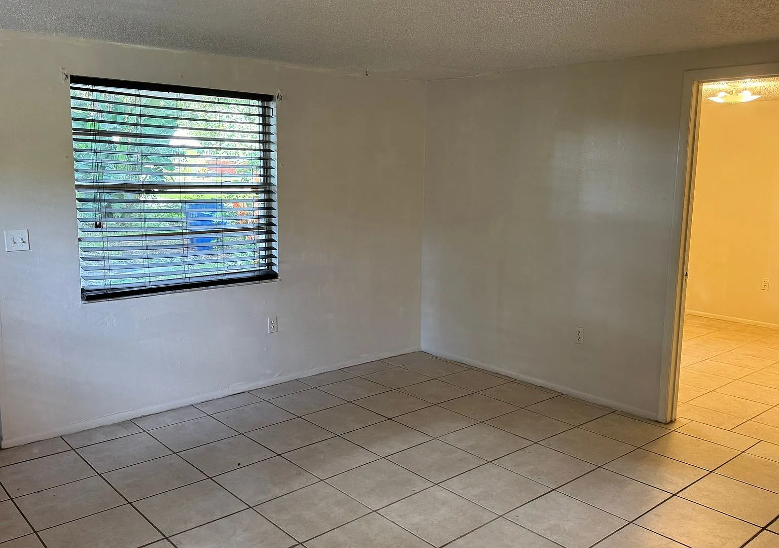 Unfurnished Annual Rental — Photo 3