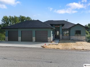 4802 Lakeland Dr, Blair, NE 68008