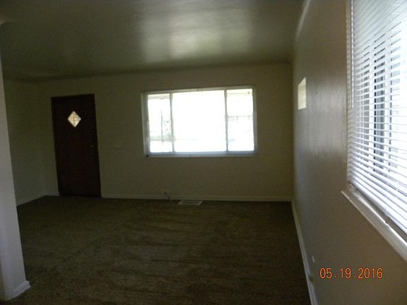 LIVING RM