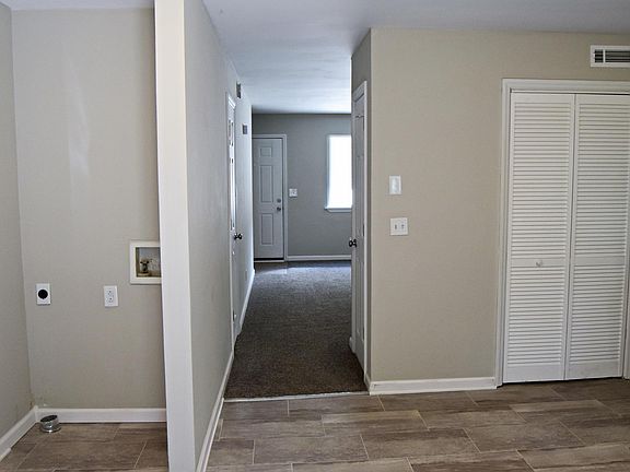 4th image of 810 Bradyville Pike #12