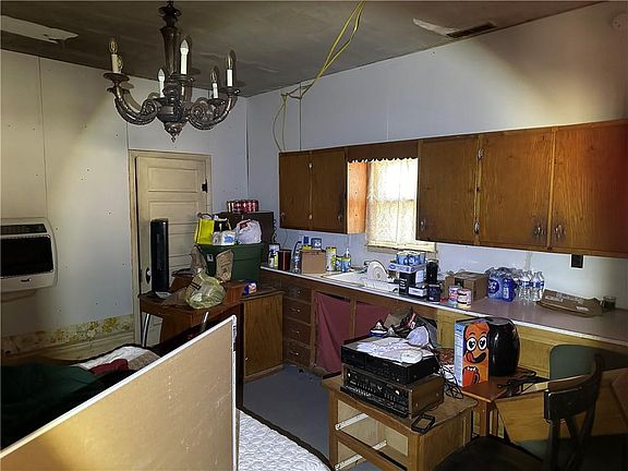 5th image of 307 4th St