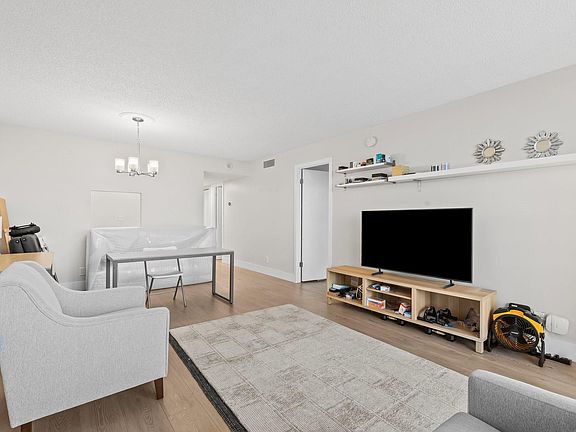 3rd image of 1800 N Andrews Avenue #12k