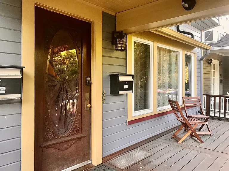 2043 NW Kearney St #2 — Photo 3